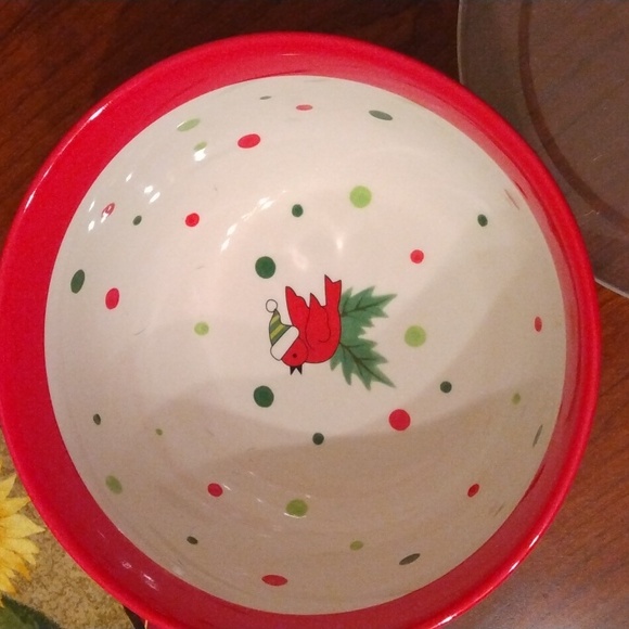 TEMPTATIONS WINTER WHIMSY SEASONAL CERAMIC BOWL 2.0 QT WITH COVER - Picture 2 of 6